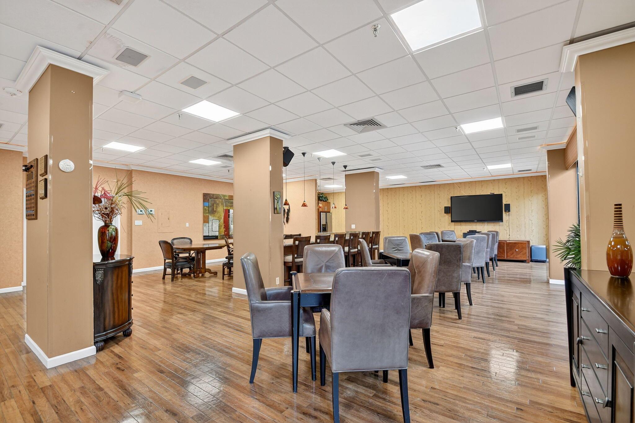 OCEANTREE CONDO - Residential