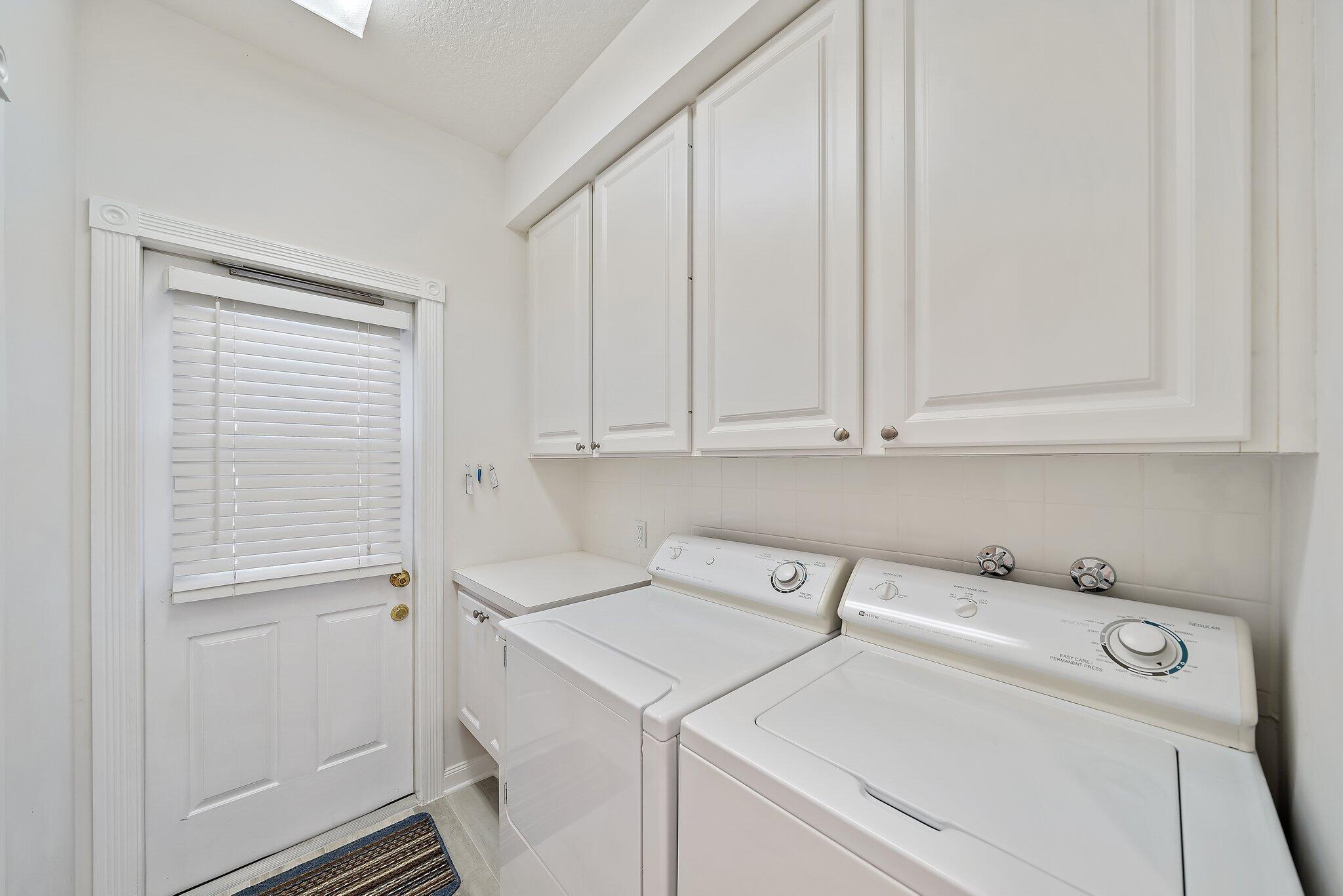 CHARLESTON COURT AT ABACO - Residential Lease