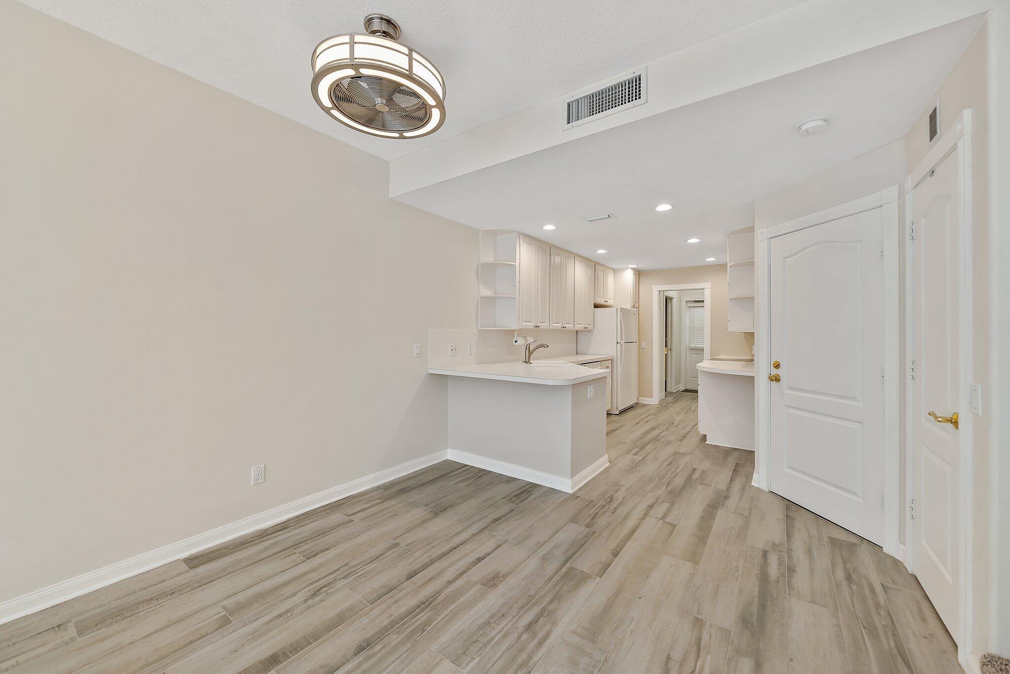 CHARLESTON COURT AT ABACO - Residential Lease