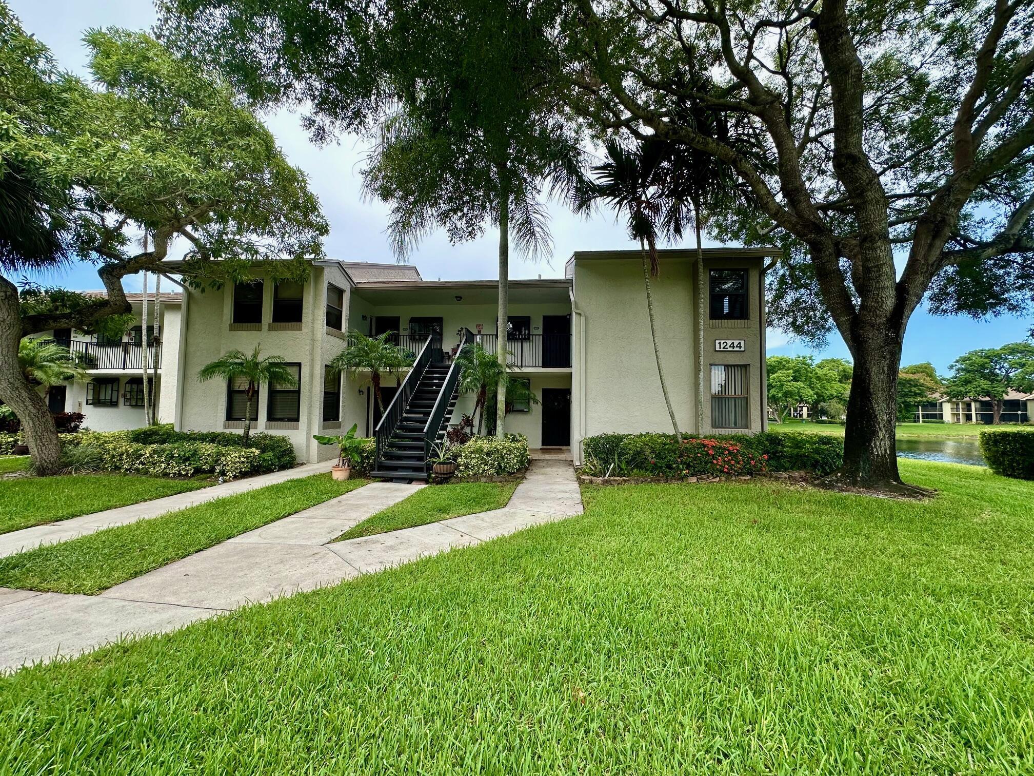 Beautiful lake views condo apartment . Two Bedrooms and two full bathrooms corner condo unit in a Gated Community, Large Screened-in patio with Beautiful lake views, split floor plans, Water/Sewer and Trash Included in the rent. All ceramic tile floors, walk-in closet, full size Washer/Dryer, Small Pet OK, screened-in Patio and a small storage. Community offers beautiful grounds, tropical landscape and lakes, Clubhouse, Fitness Center, Swimming Pool, Hot-Tub, Sauna and BBQ/Picnic Area.
