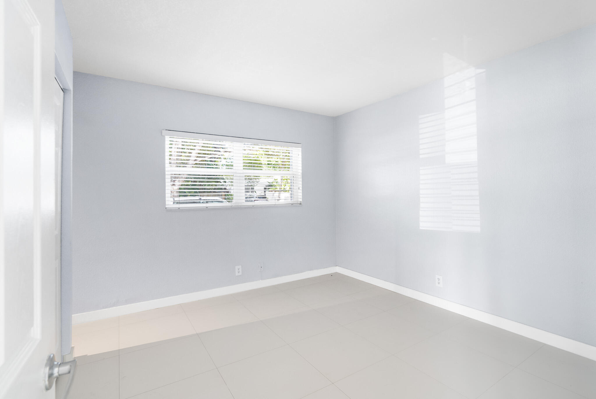 LAS OLAS PARK CORR PLAT - Residential Lease