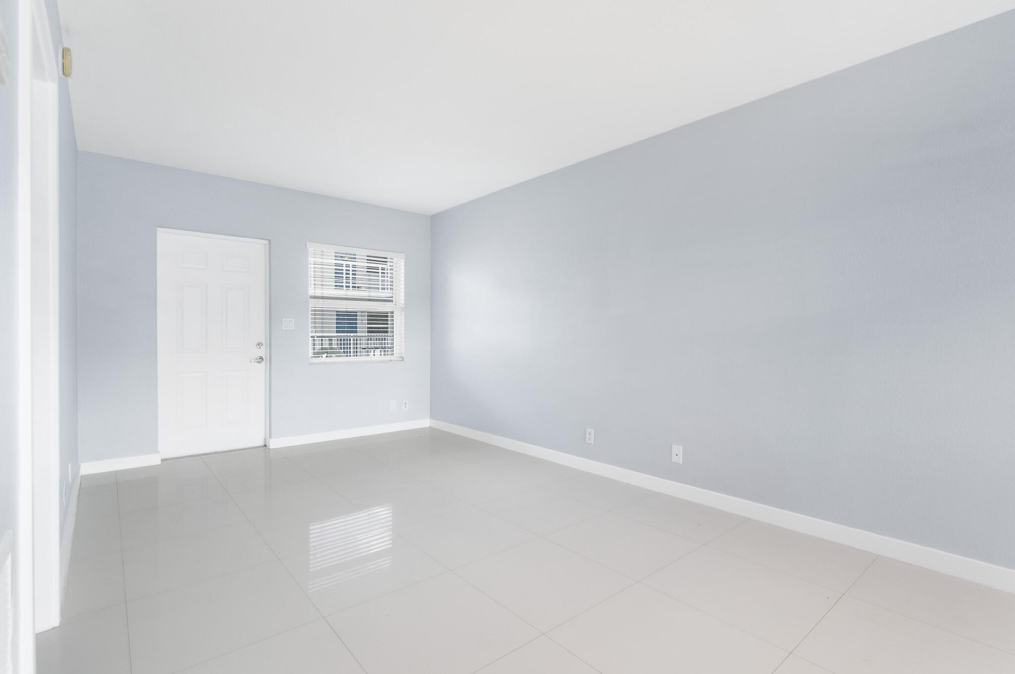 LAS OLAS PARK CORR PLAT - Residential Lease