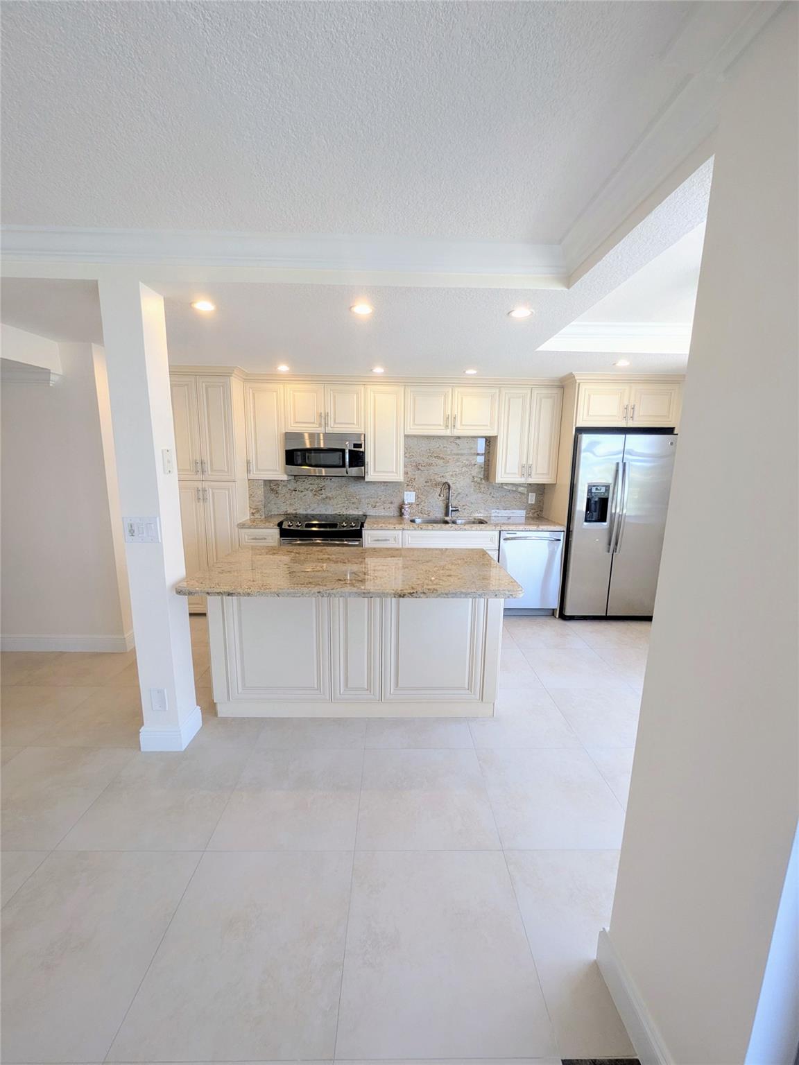 1180 S Ocean Blvd 10D