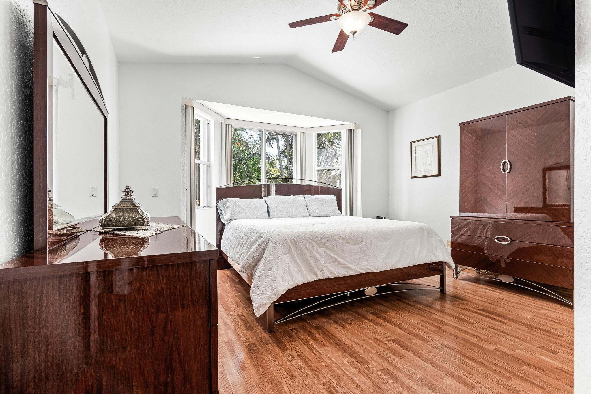 OAKLAND LAKES - Residential