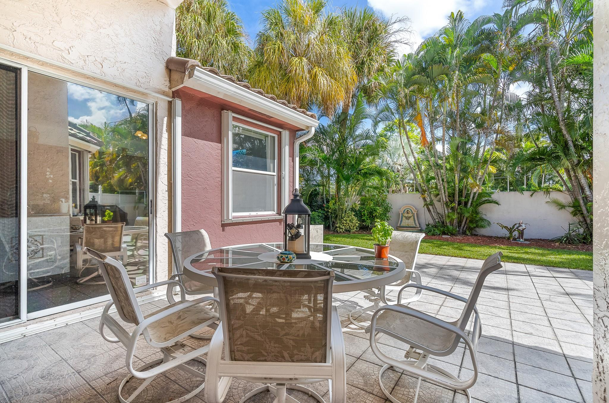 OAKLAND LAKES - Residential