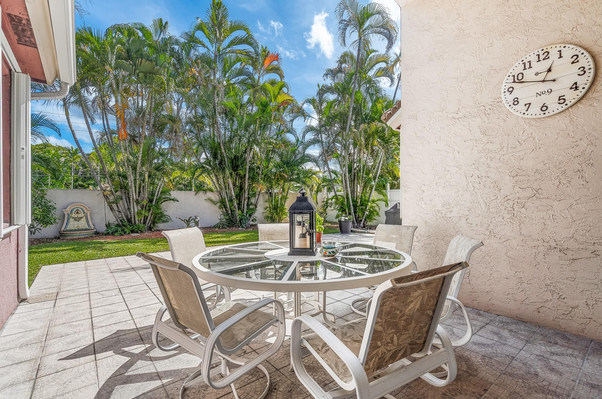 OAKLAND LAKES - Residential