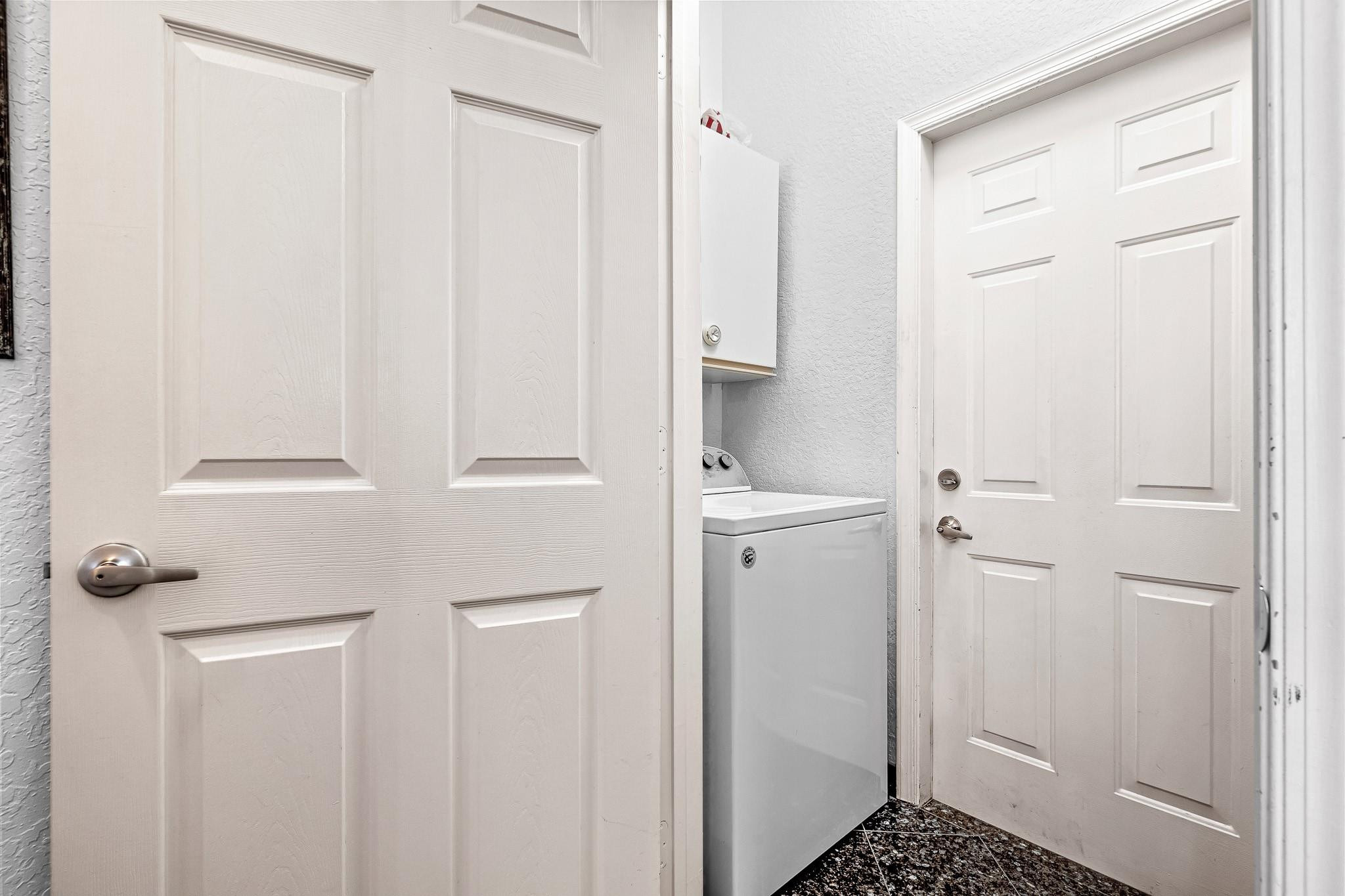 OAKLAND LAKES - Residential