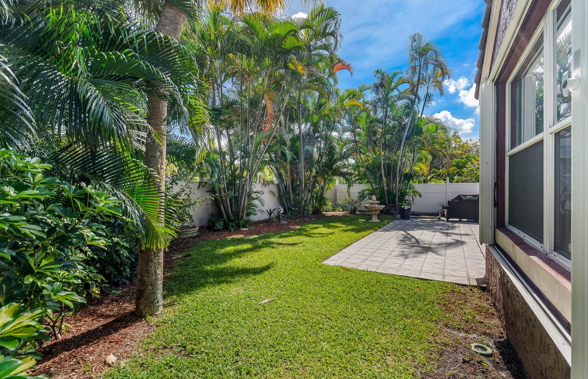 OAKLAND LAKES - Residential