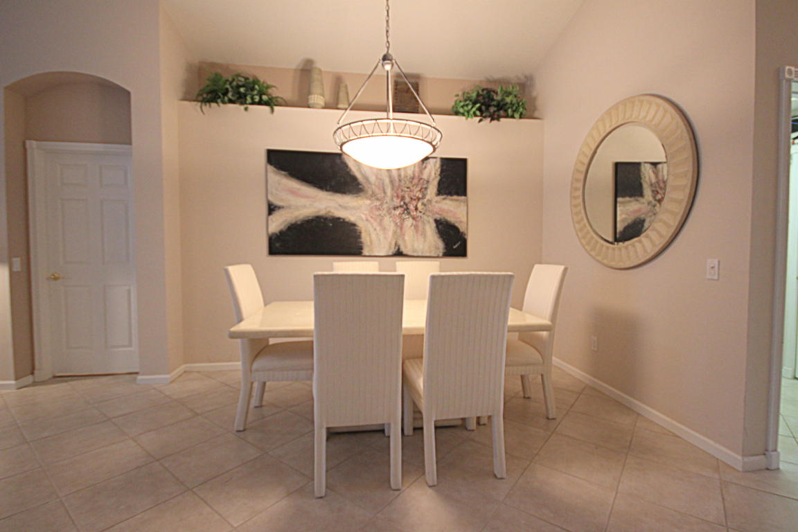 VALENCIA LAKES - Residential Lease