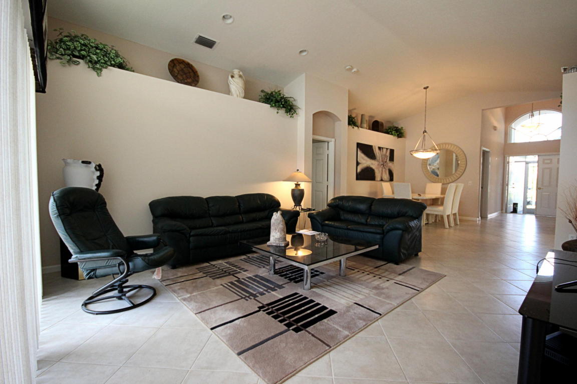 VALENCIA LAKES - Residential Lease