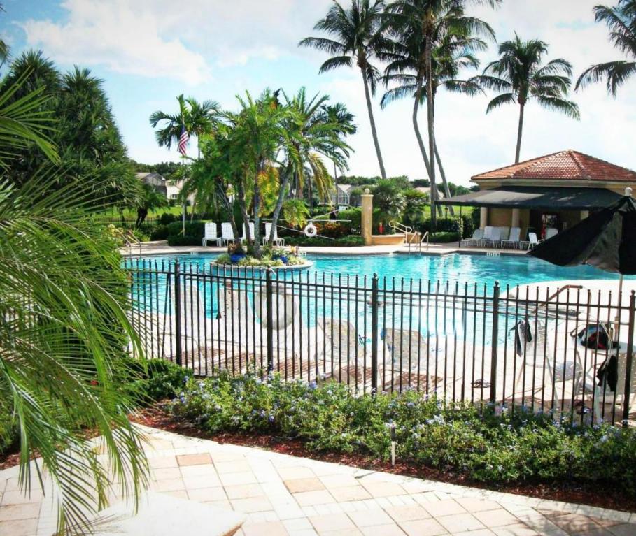 VALENCIA LAKES - Residential Lease