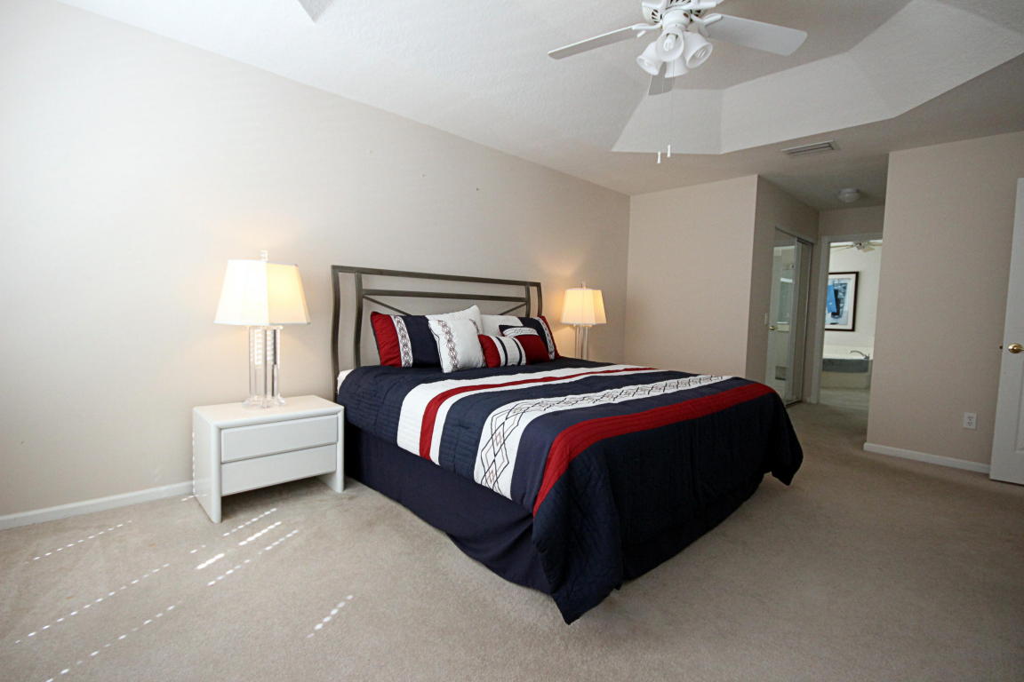 VALENCIA LAKES - Residential Lease