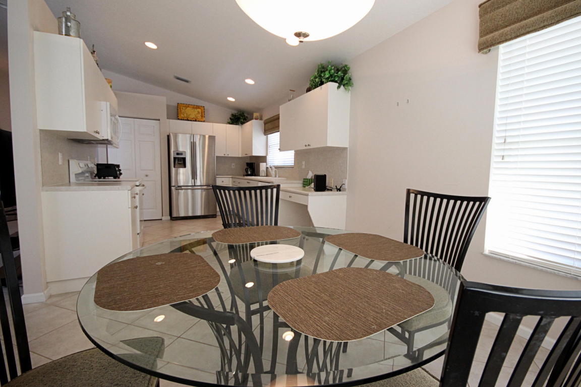 VALENCIA LAKES - Residential Lease