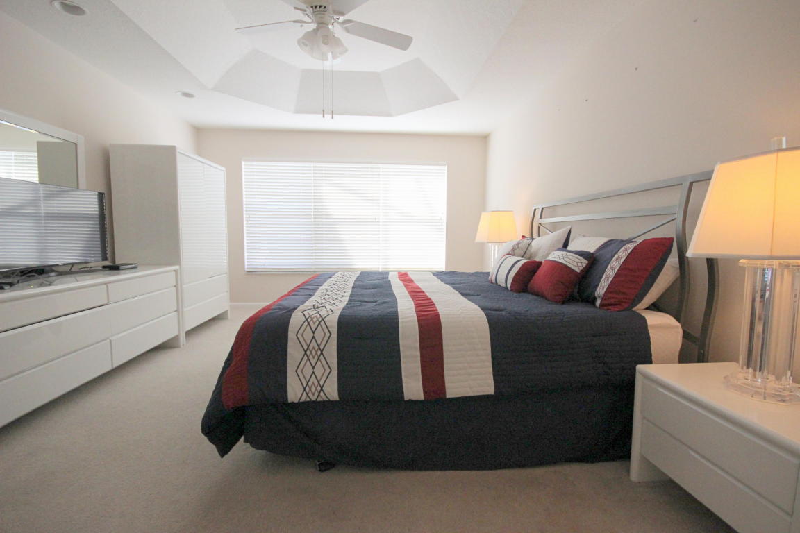 VALENCIA LAKES - Residential Lease