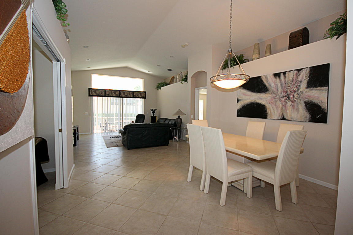 VALENCIA LAKES - Residential Lease