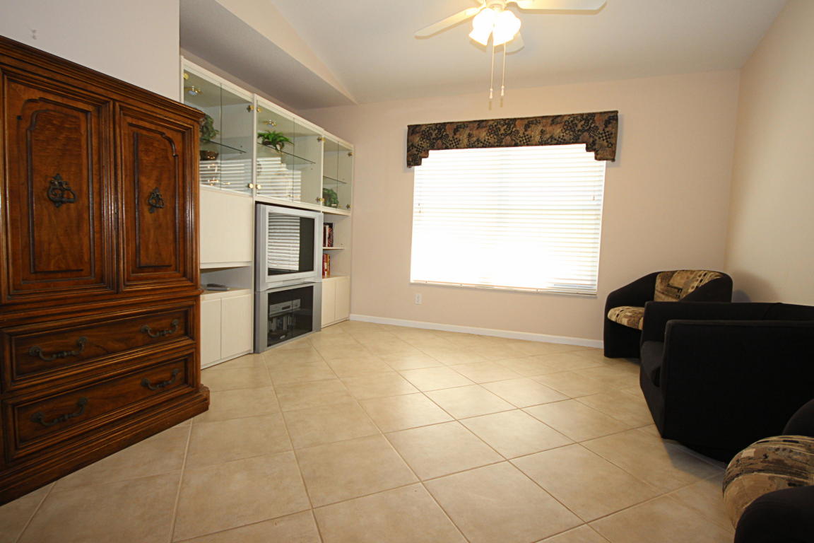 VALENCIA LAKES - Residential Lease