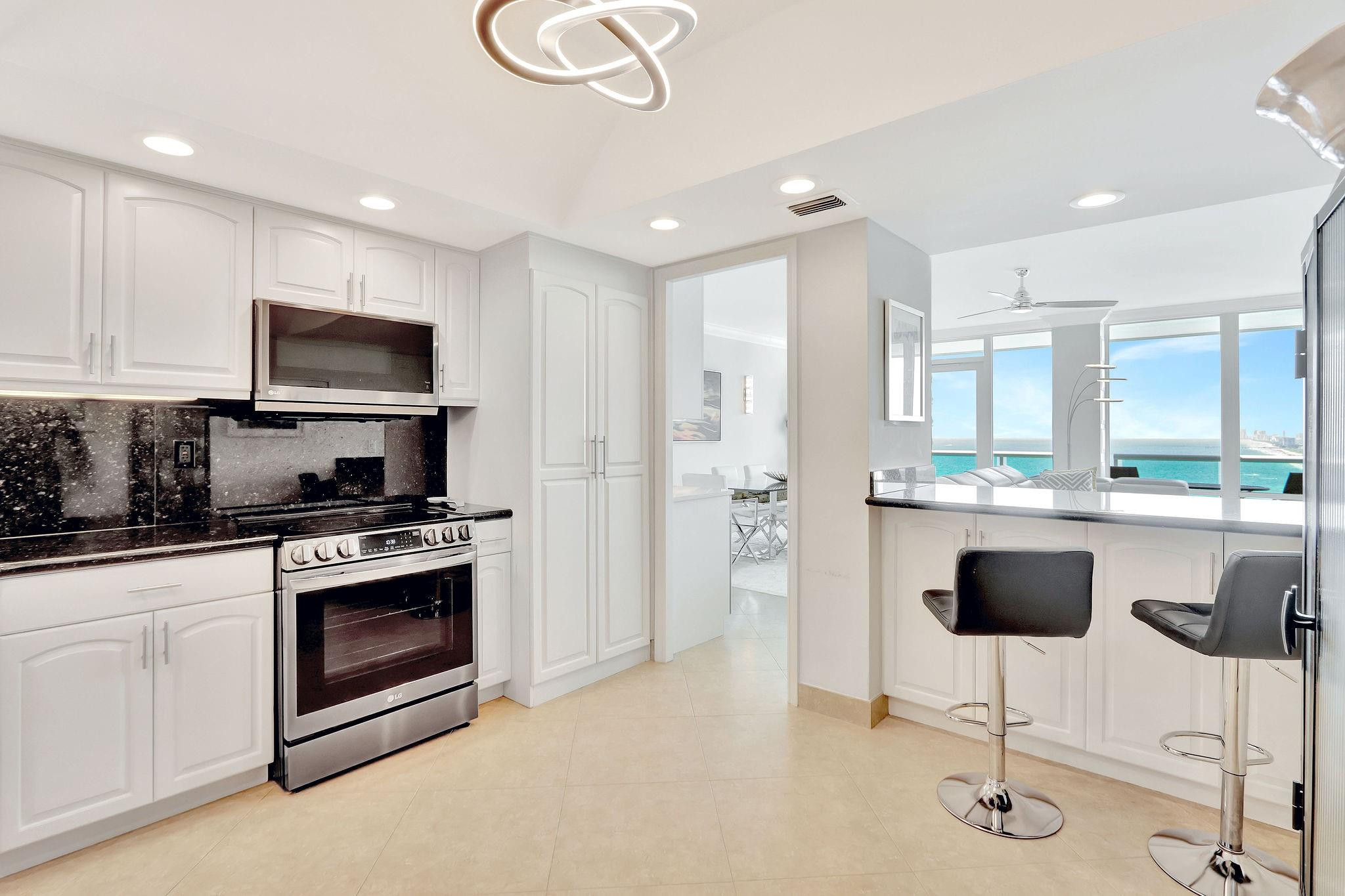 POINT OF AMERICAS - Residential