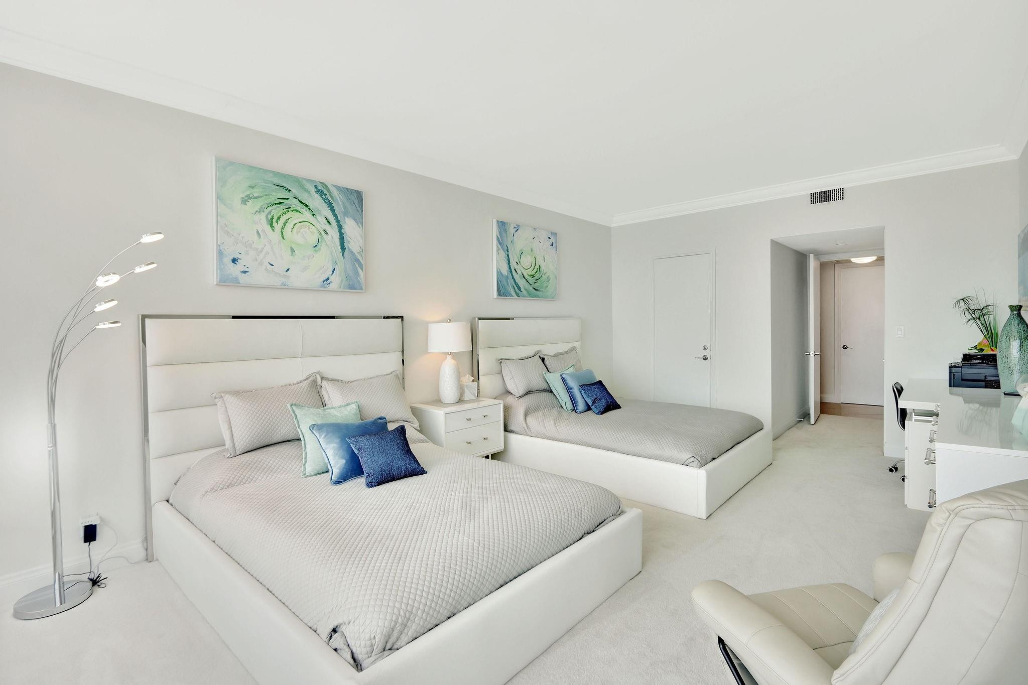 POINT OF AMERICAS - Residential