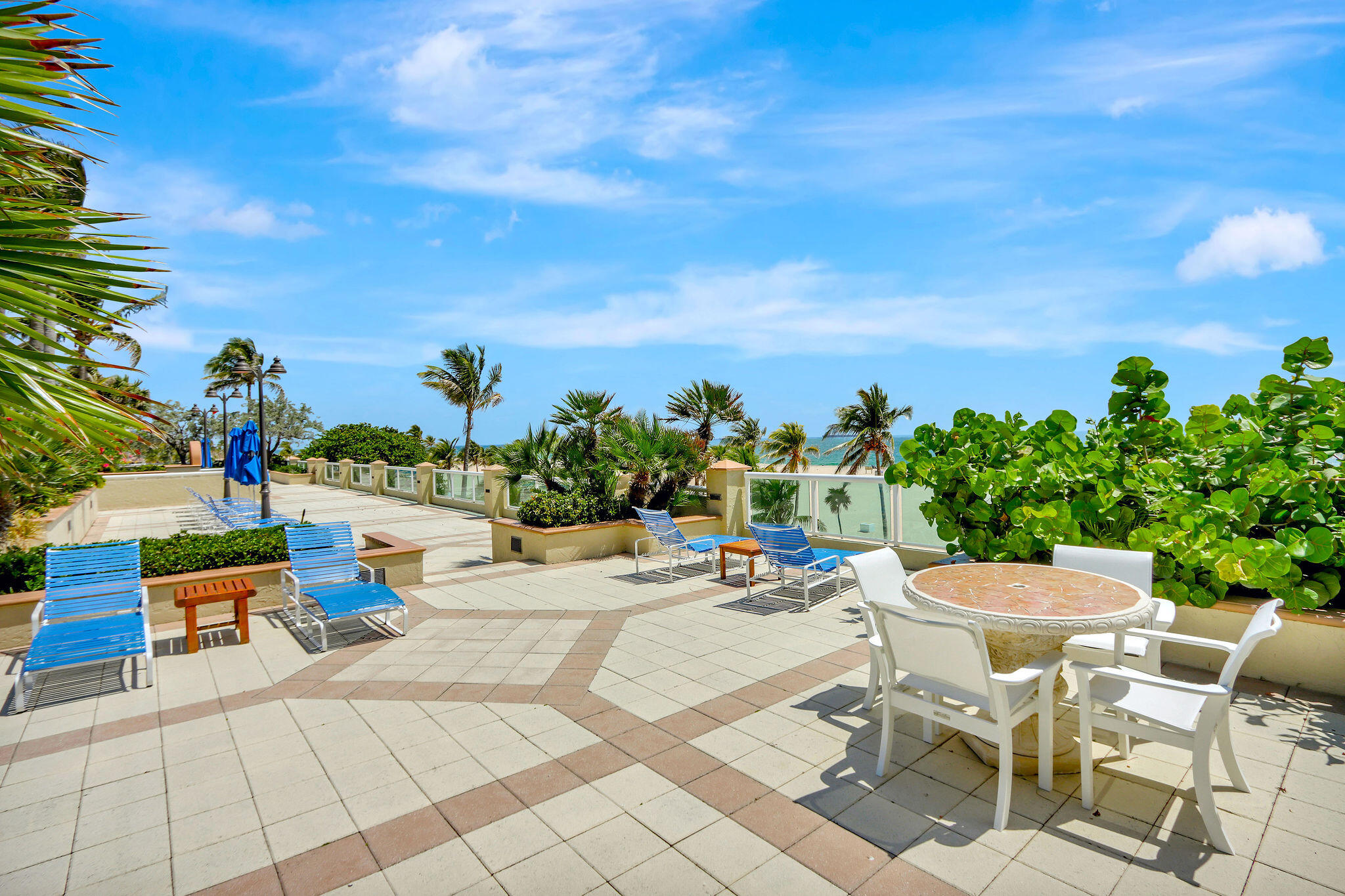 POINT OF AMERICAS - Residential