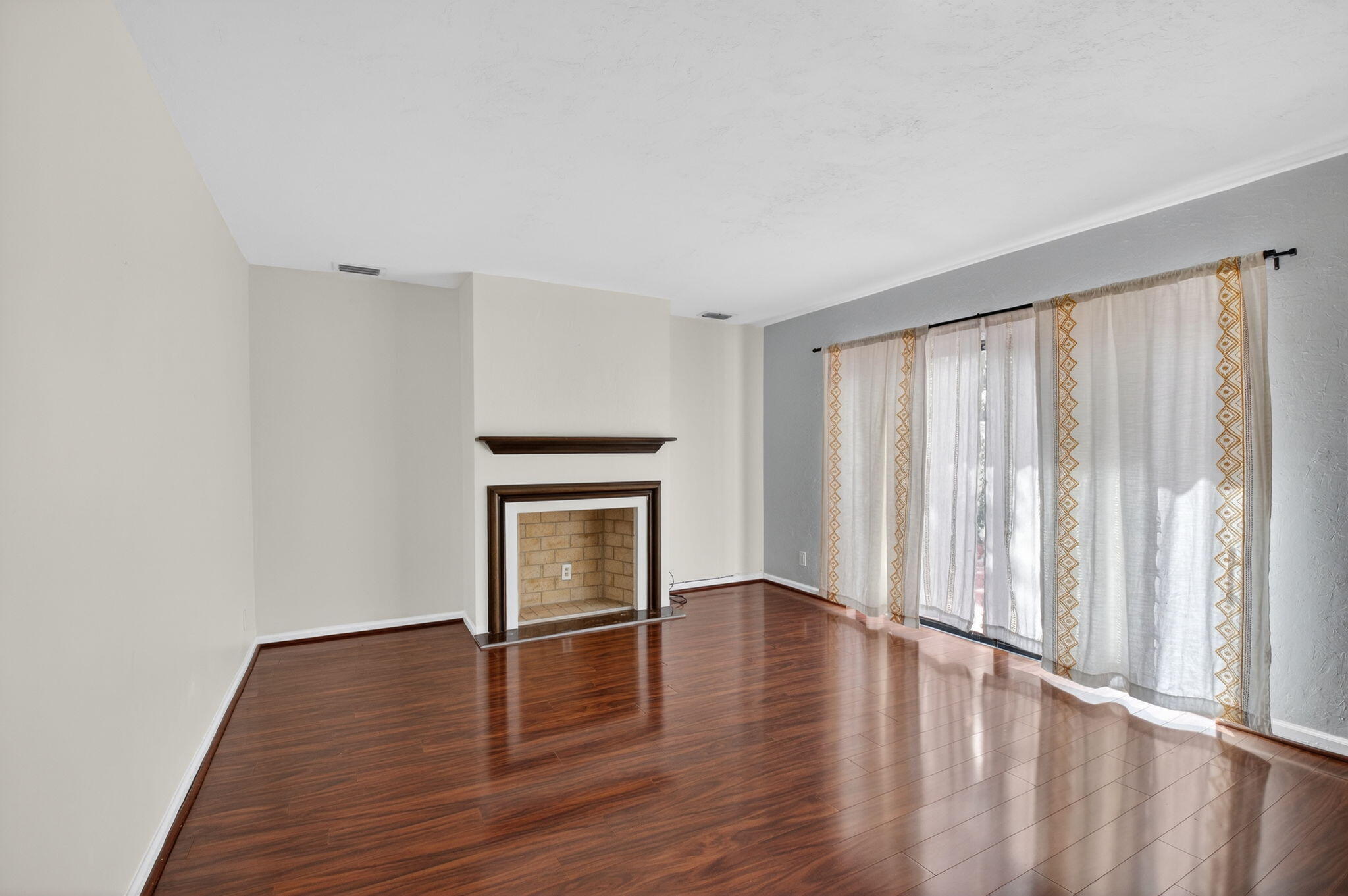 GOLFVIEW HARBOUR TOWNHOUSES - Residential