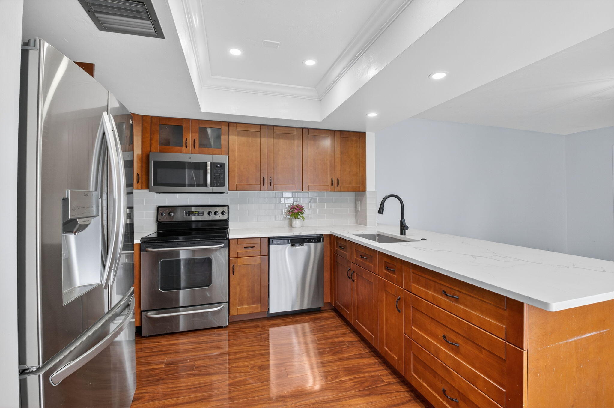 GOLFVIEW HARBOUR TOWNHOUSES - Residential