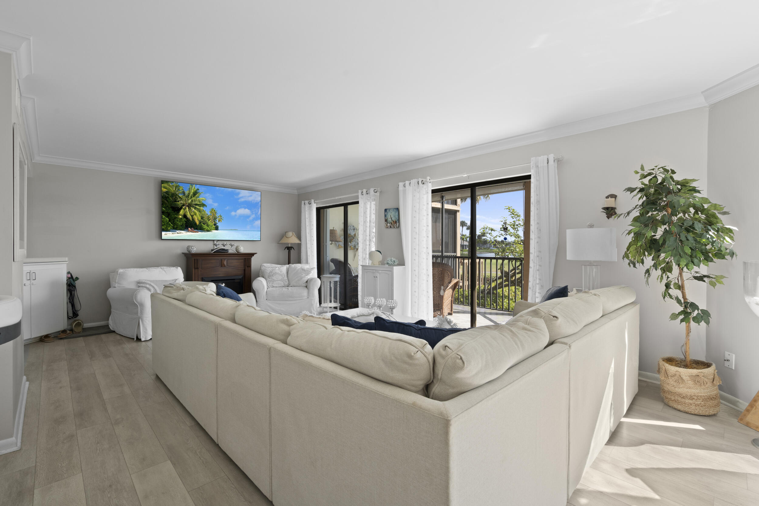 RIVERWOOD CONDO - Residential