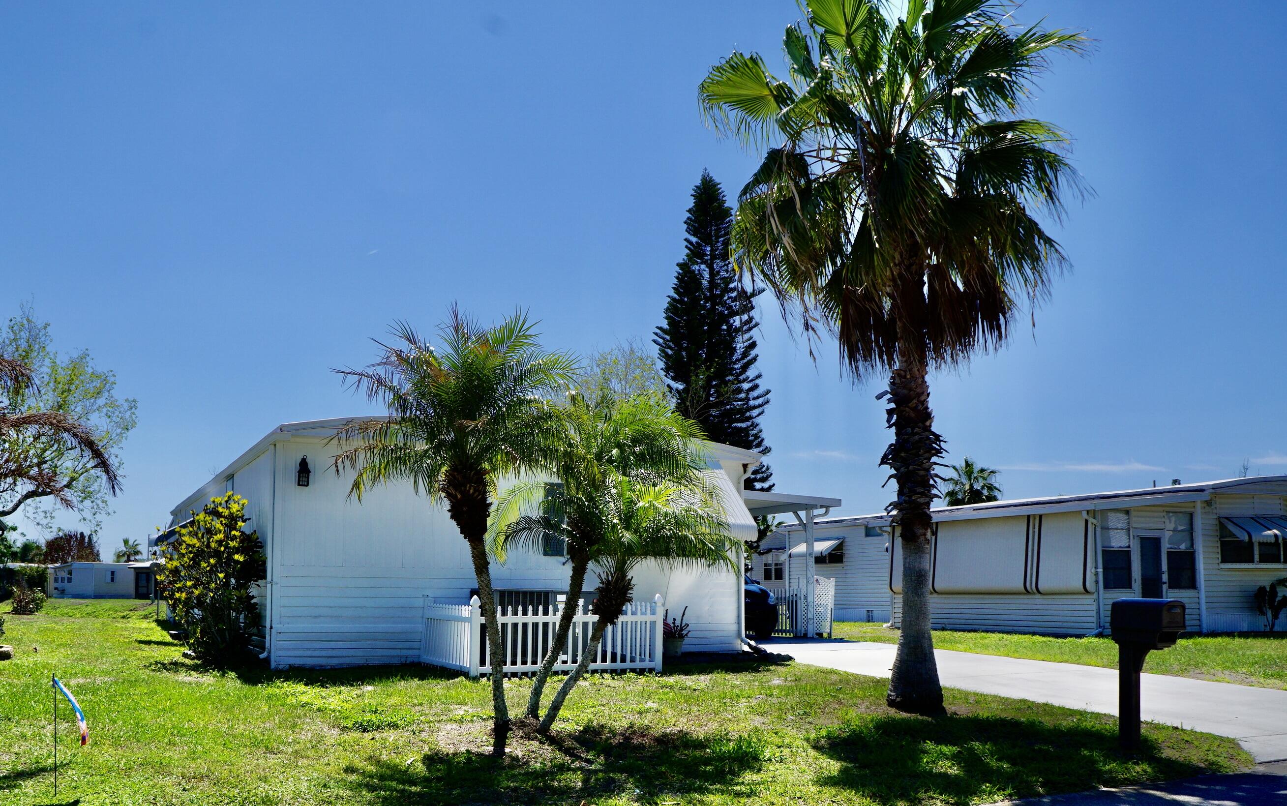 Spanish Lakes - Residential