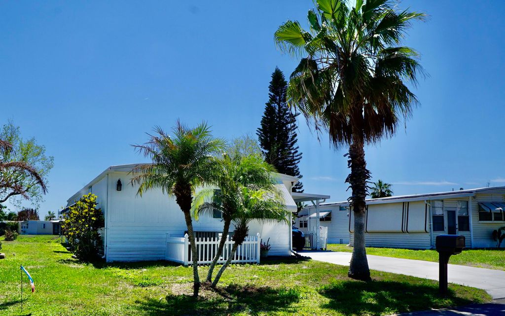 Photo of 31 Mediterranean Boulevard N, Port Saint Lucie, FL 34952 (MLS # B26008036)