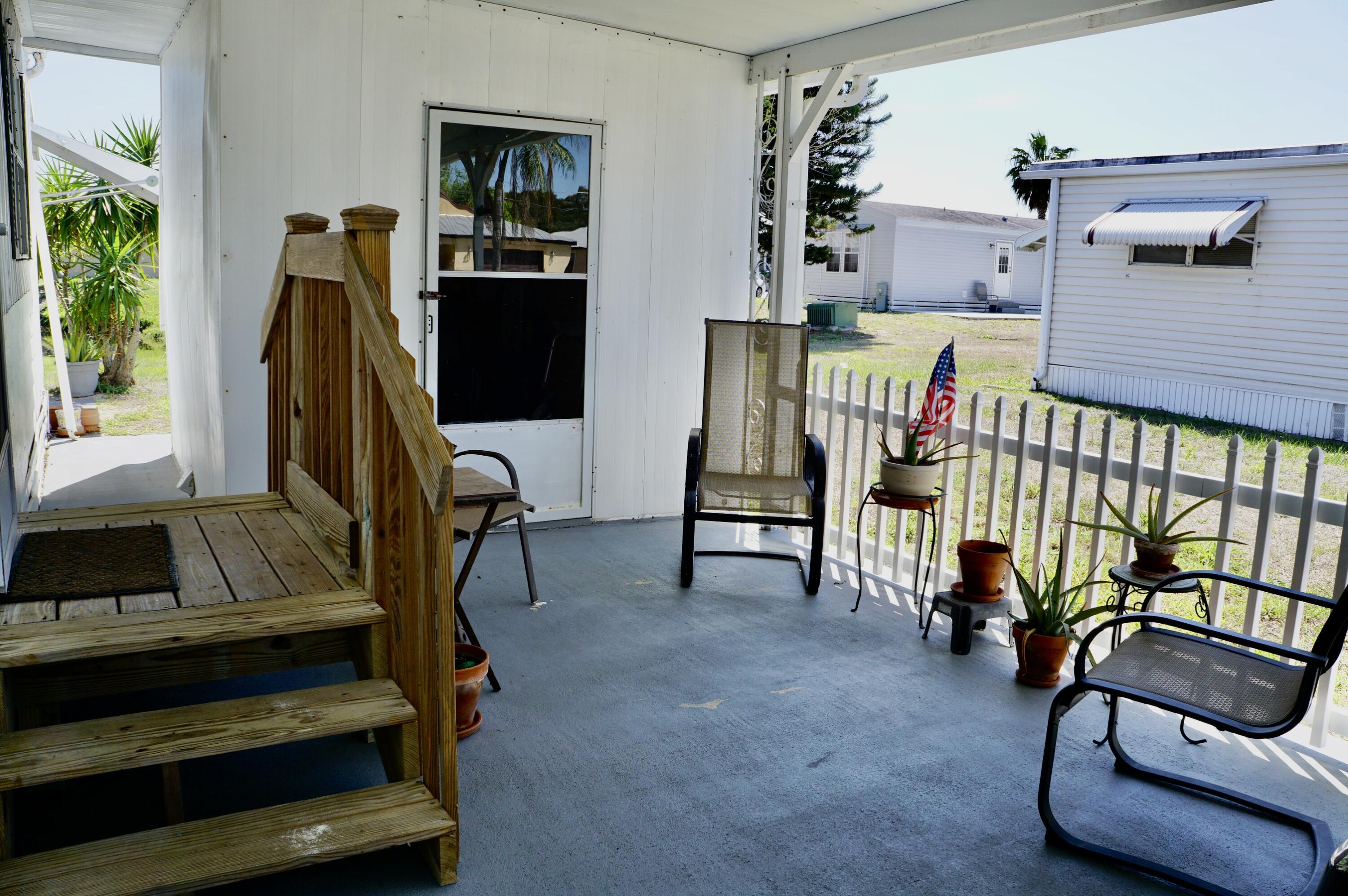 Spanish Lakes - Residential