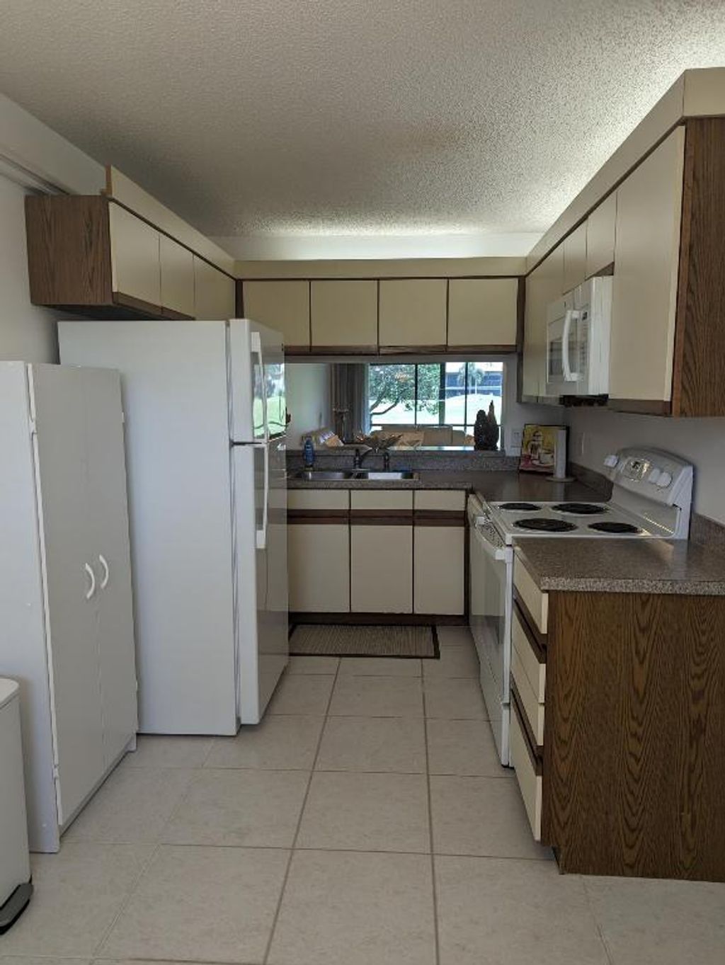 Photo of 1081 Keystone Drive #F, Jupiter, FL 33458 (MLS # R10996084)