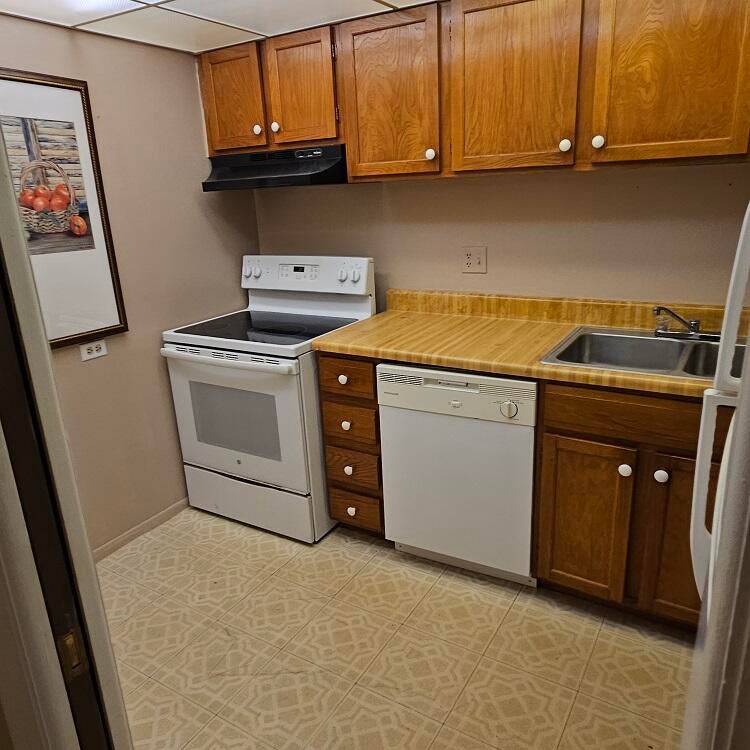 Photo of 3690 INVERRARY Drive #2Y, Lauderhill, FL 33319 (MLS # B26067529)
