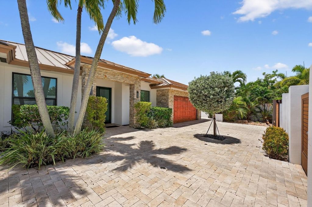 Photo of 2460 NE 36th Street, Fort Lauderdale, FL 33308 (MLS # F10516572)