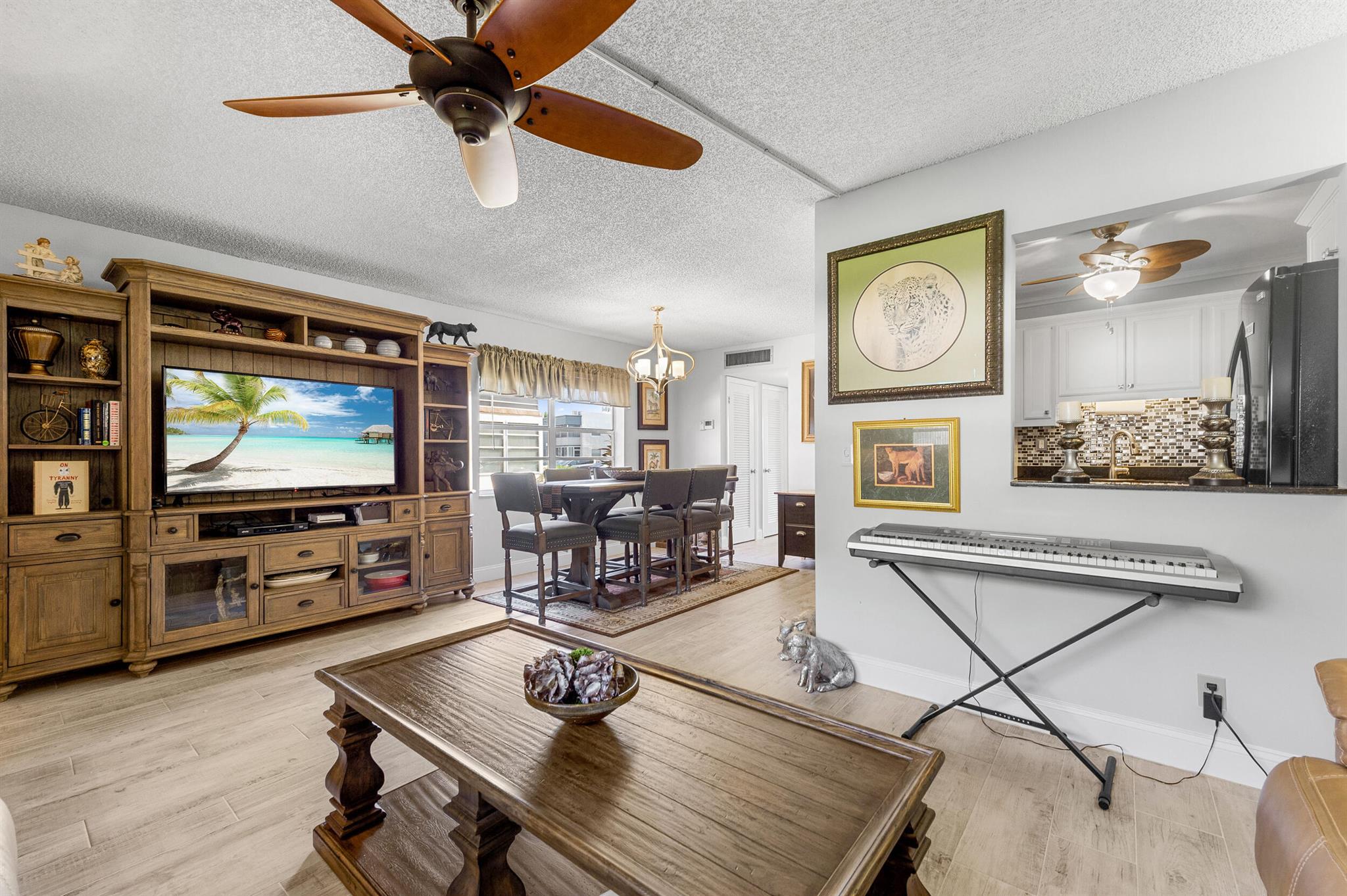 KINGS POINT BURGUNDY COND - Residential Lease