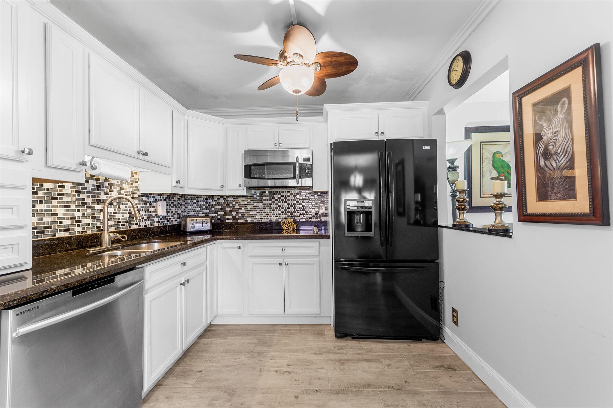 KINGS POINT BURGUNDY COND - Residential Lease