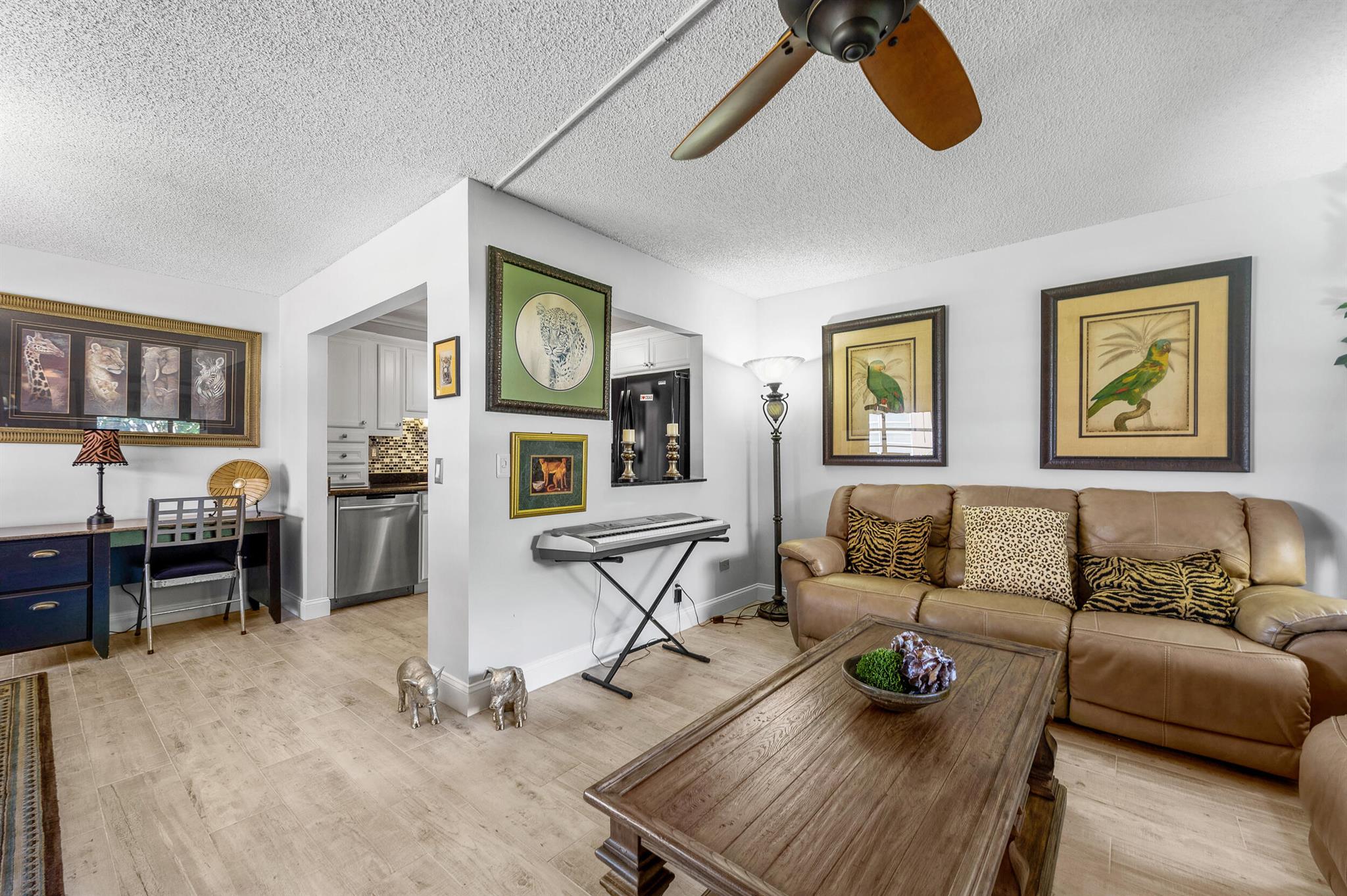 KINGS POINT BURGUNDY COND - Residential Lease