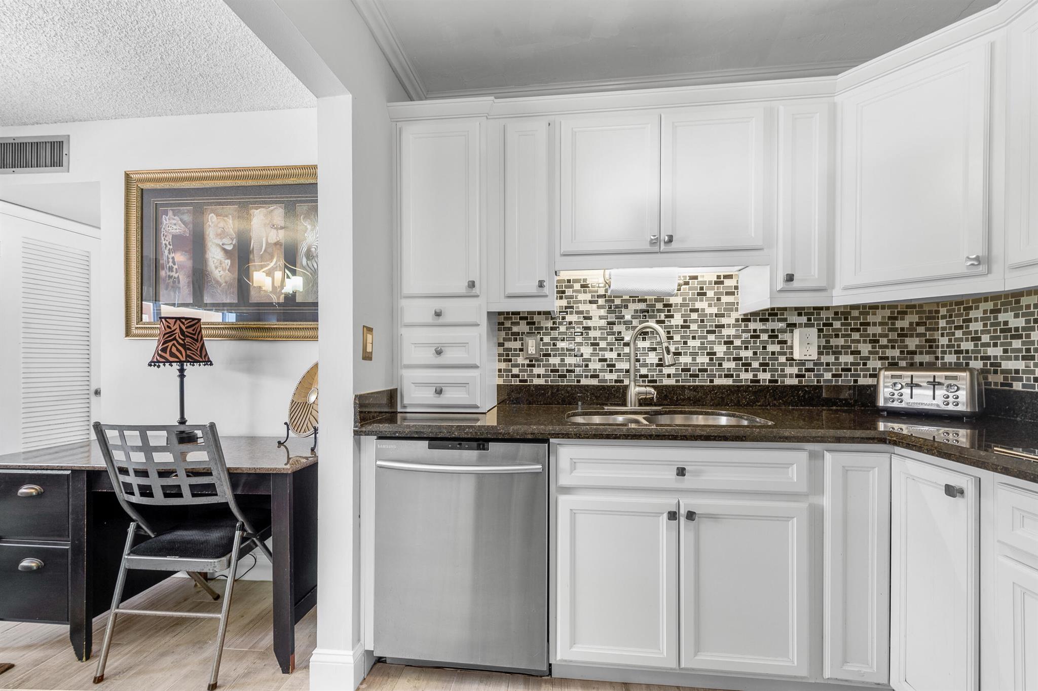 KINGS POINT BURGUNDY COND - Residential Lease