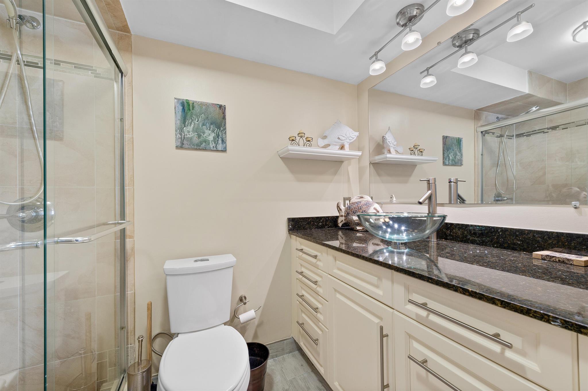 KINGS POINT BURGUNDY COND - Residential Lease