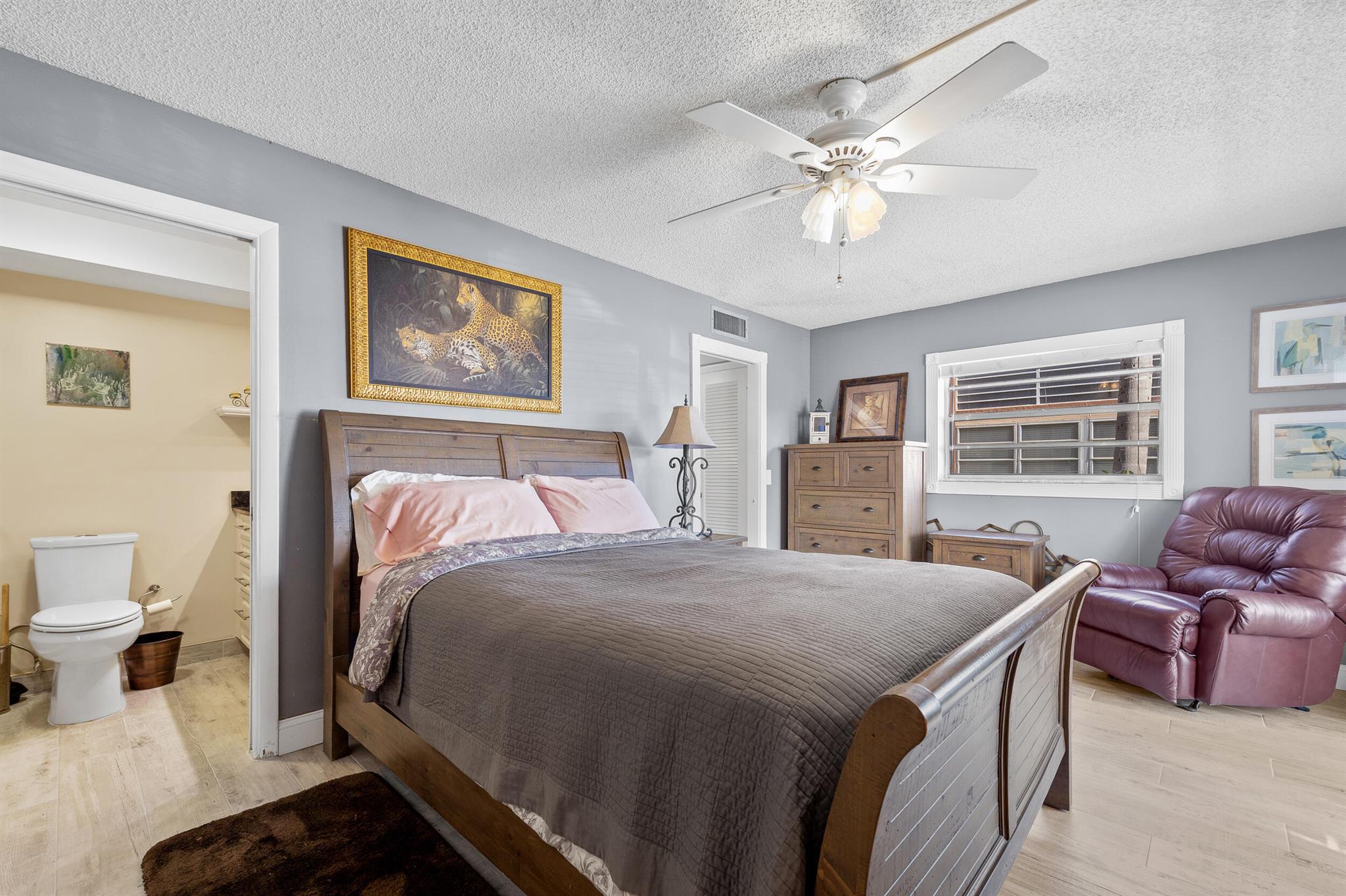 KINGS POINT BURGUNDY COND - Residential Lease