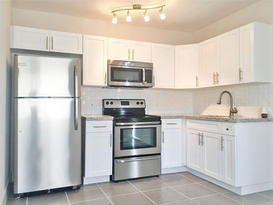 ***NO SECURITY DEPOSIT! FAST APPROVAL!***  Renovated studio apartment with FREE on site laundry. Walking distance to Fresh Market, Las Olas Blvd, restaurants, bars, nightlife, downtown Fort Lauderdale, and just a five minute drive to the beach. The perfect location to enjoy living, working, and playing in South Florida paradise! See it today!