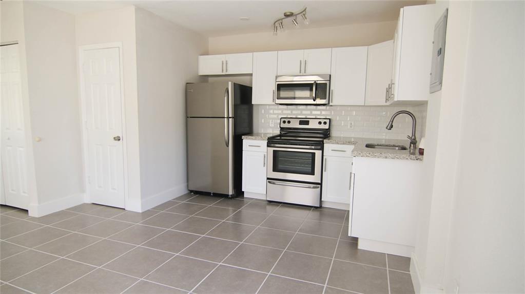 VICTORIA PARK - Residential Lease