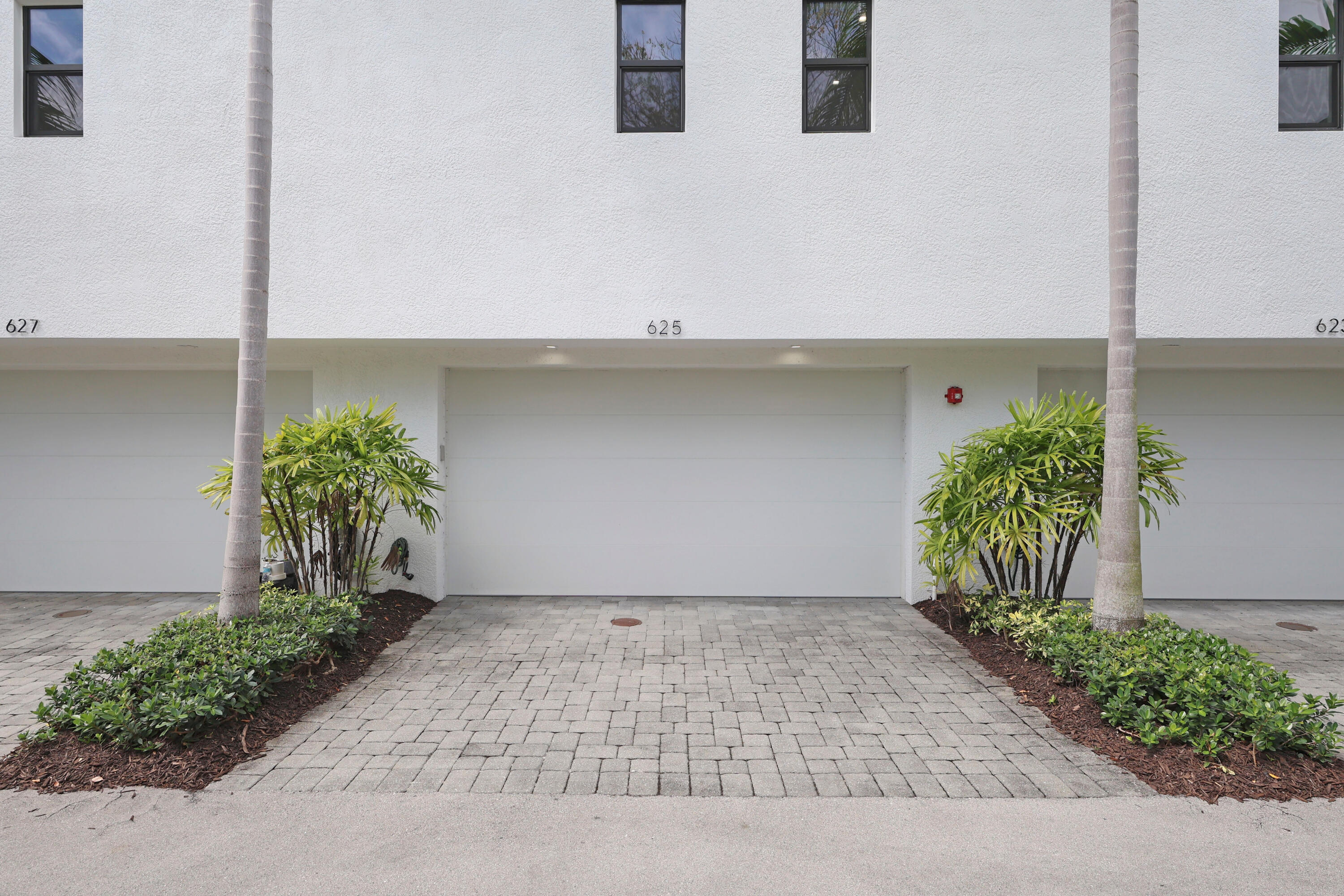 VILLAGE AT WILTON MANORS II - Residential Lease