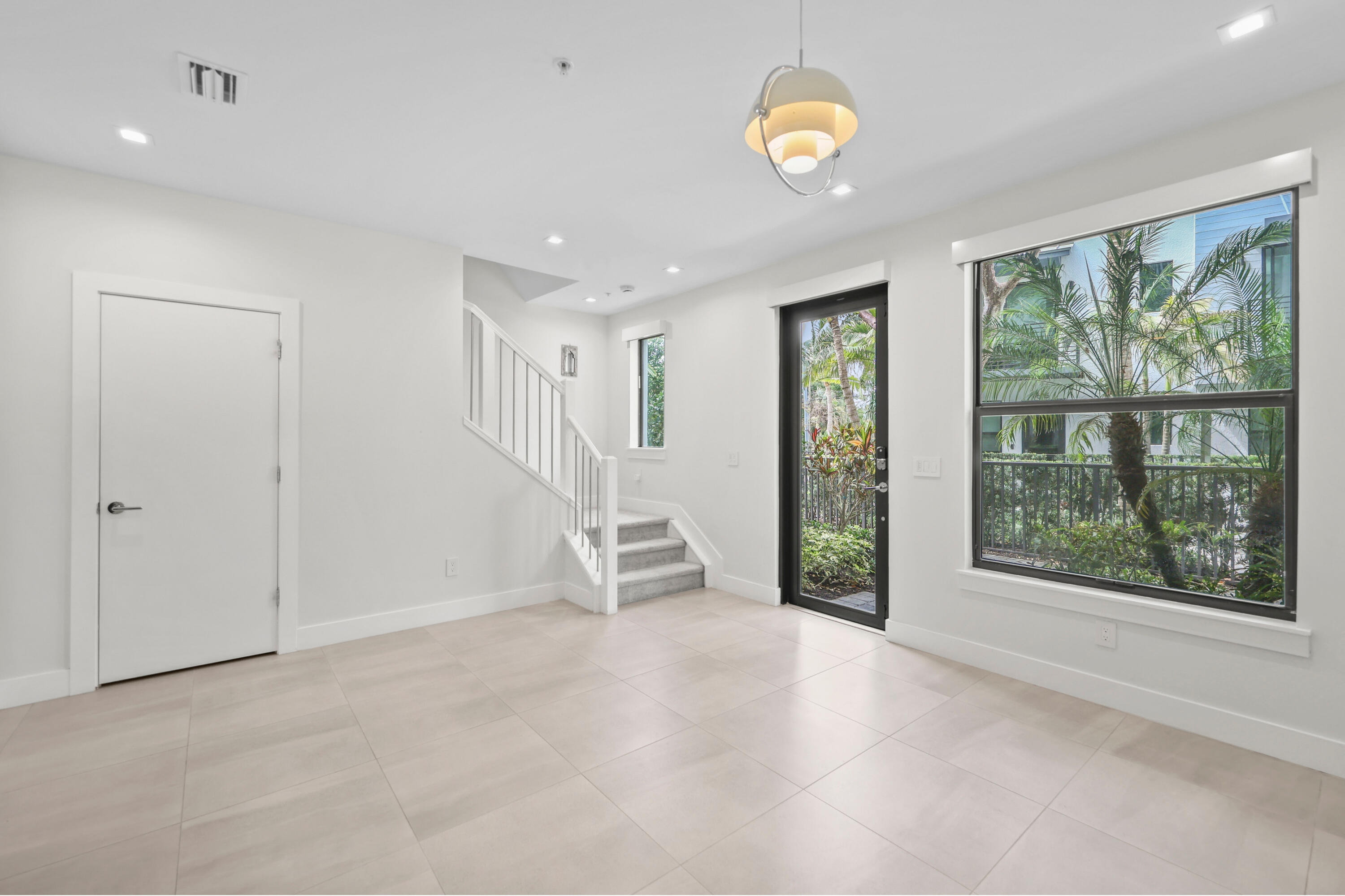 VILLAGE AT WILTON MANORS II - Residential Lease