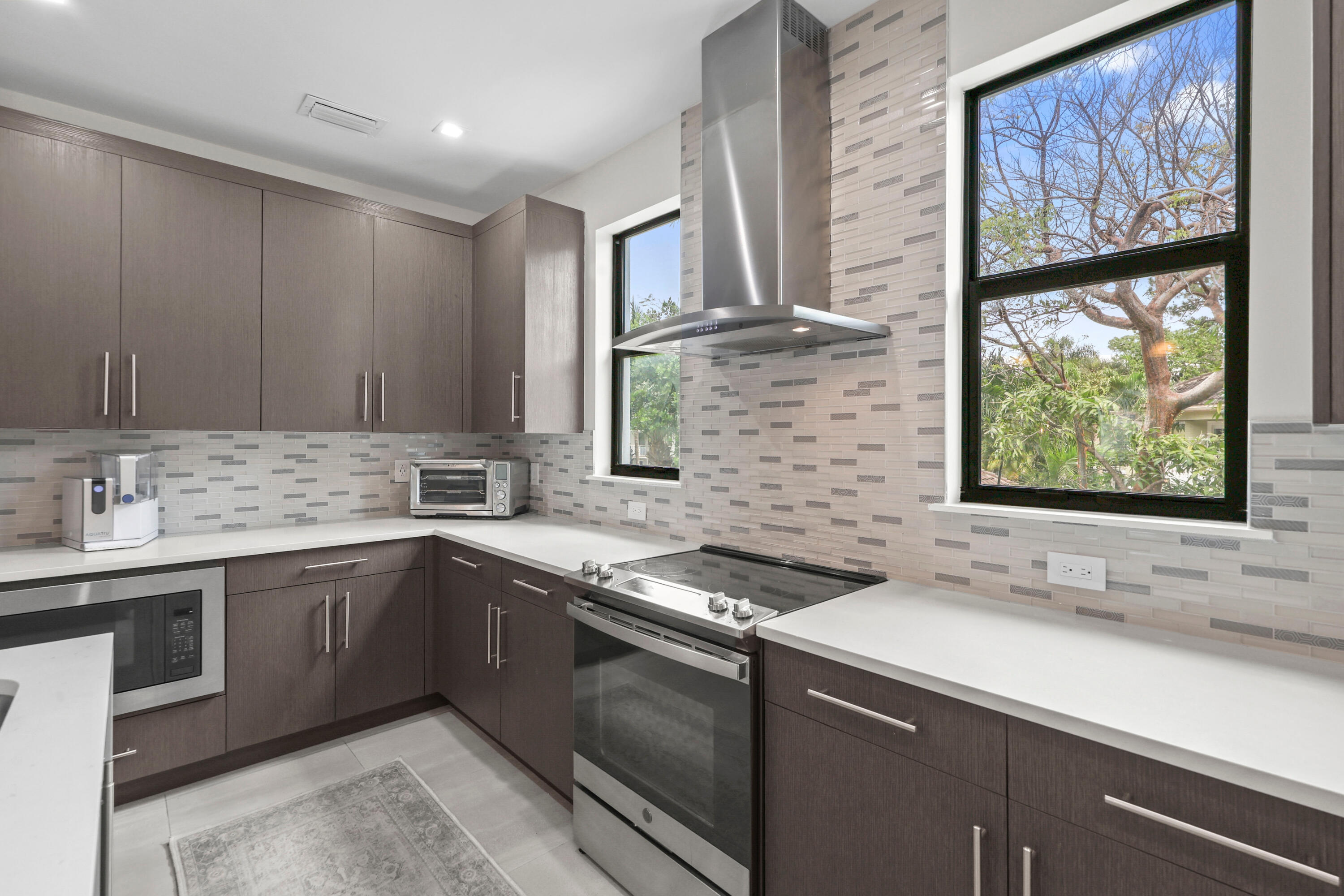 VILLAGE AT WILTON MANORS II - Residential Lease