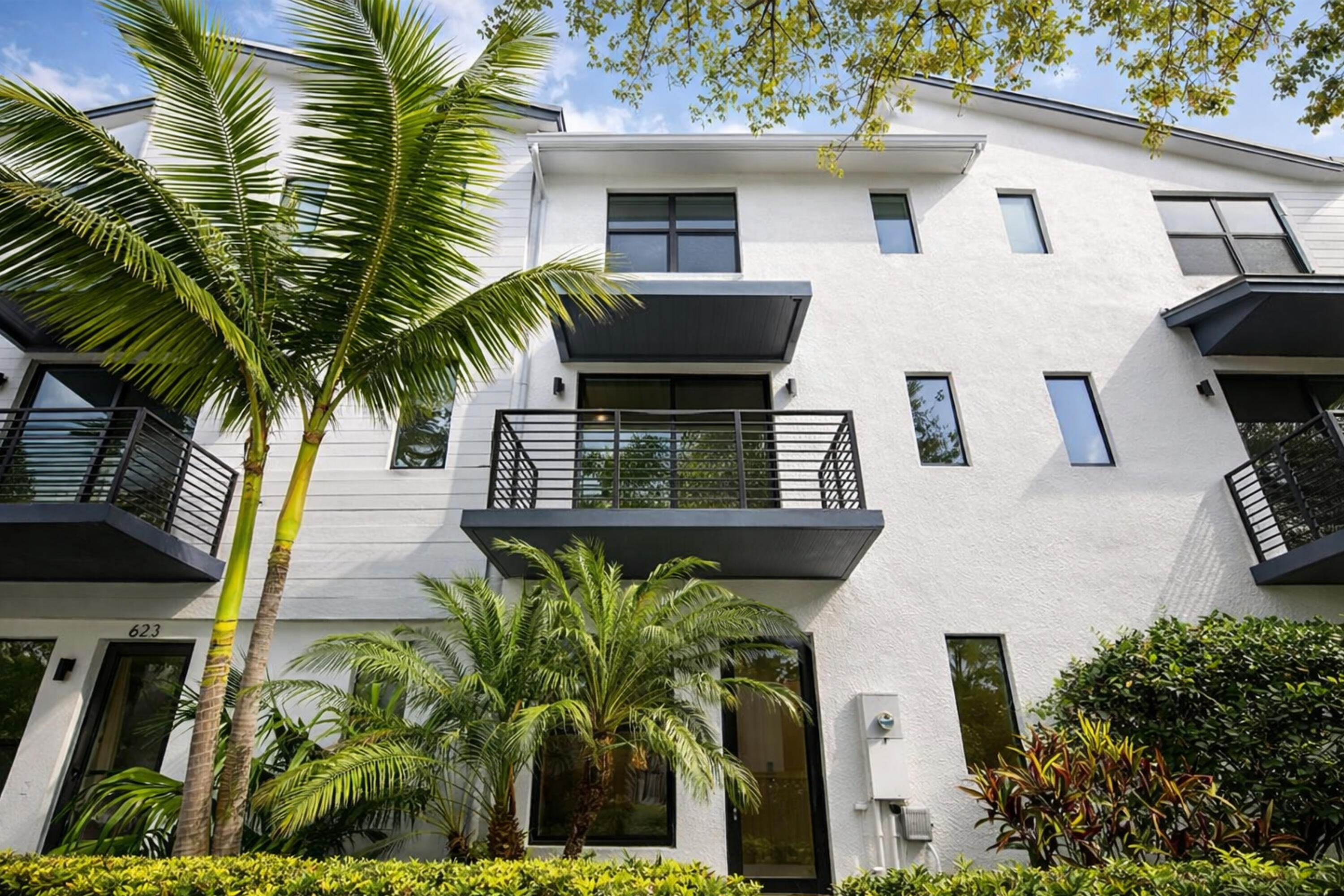 VILLAGE AT WILTON MANORS II - Residential Lease