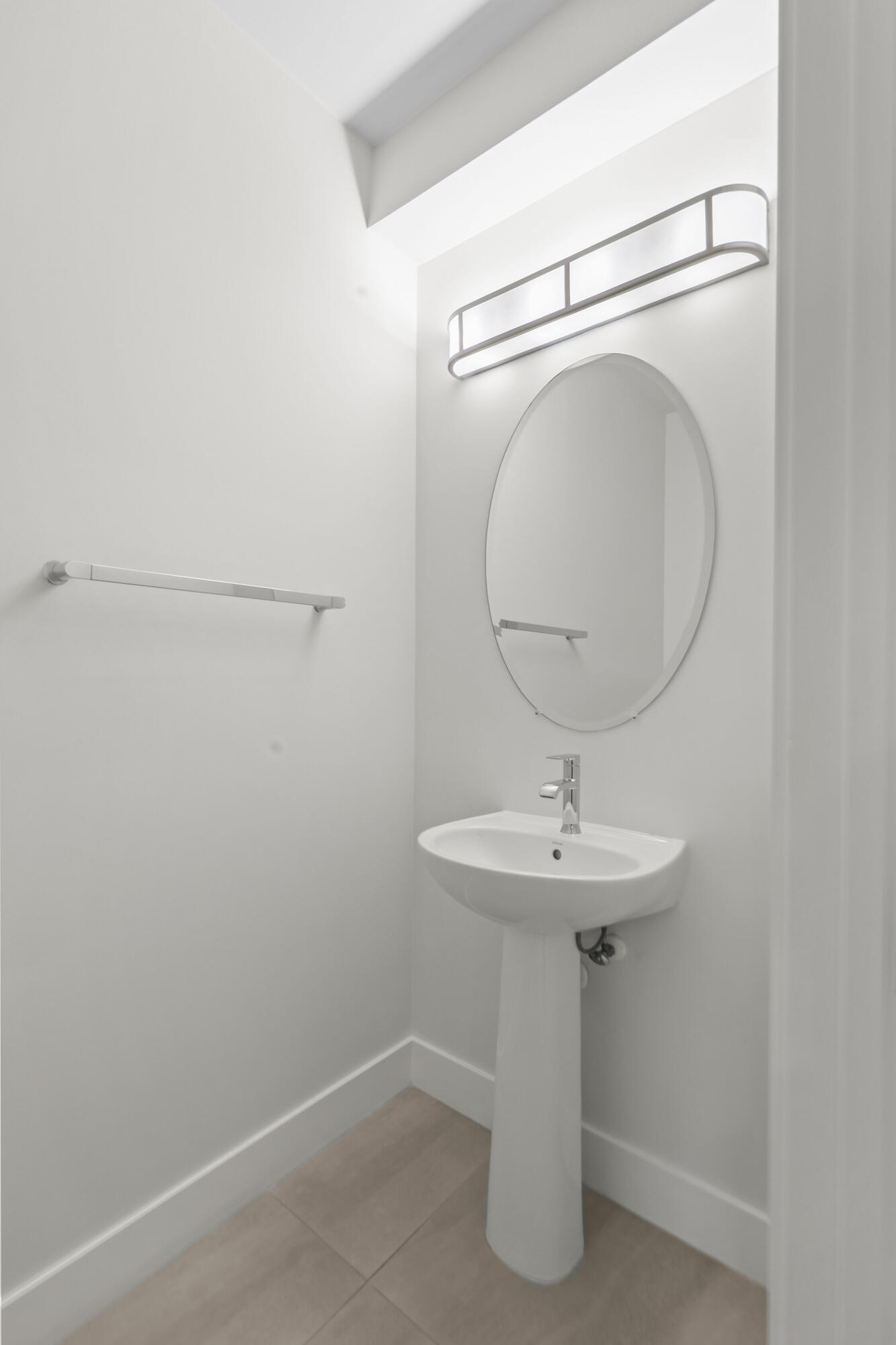 VILLAGE AT WILTON MANORS II - Residential Lease
