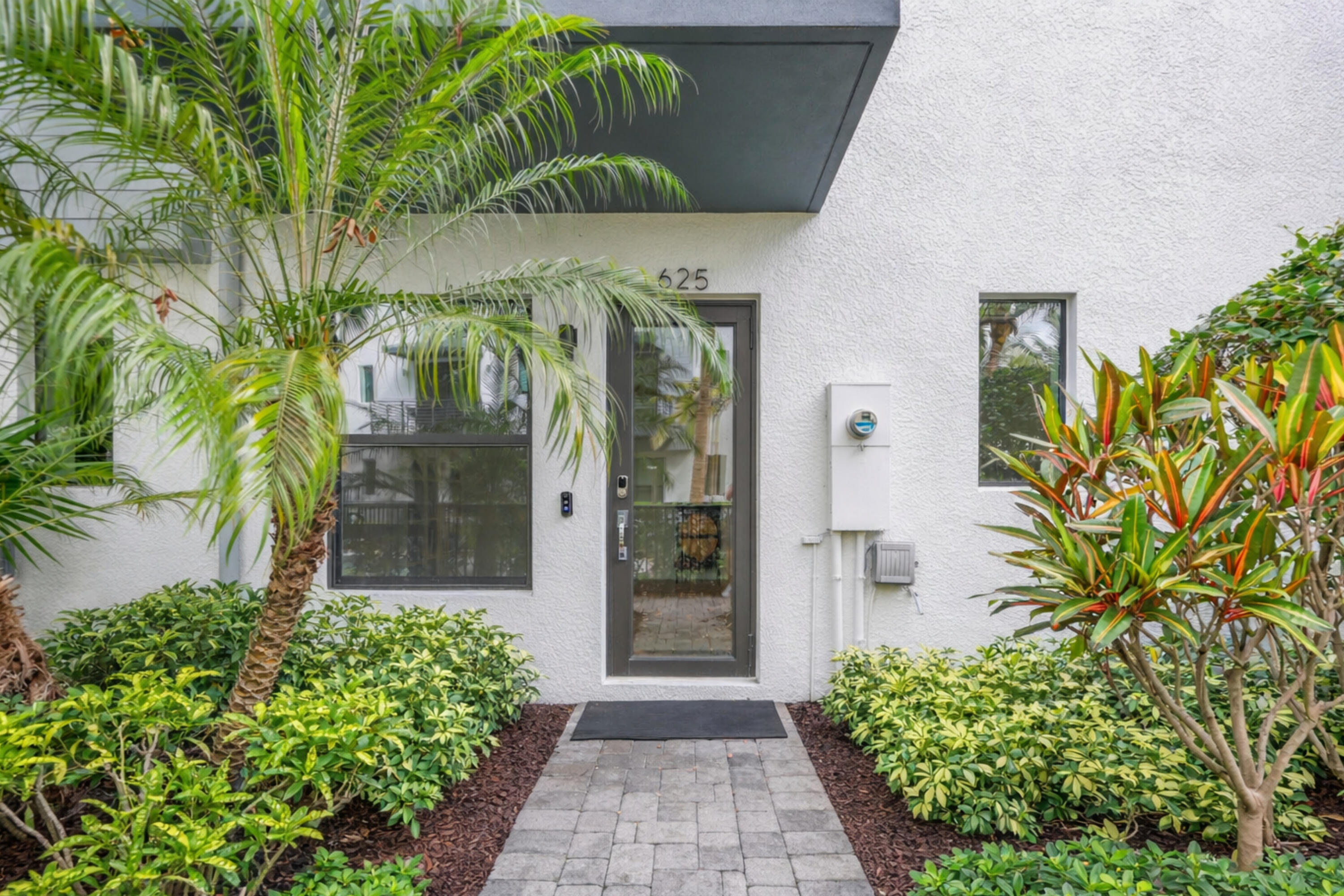 VILLAGE AT WILTON MANORS II - Residential Lease