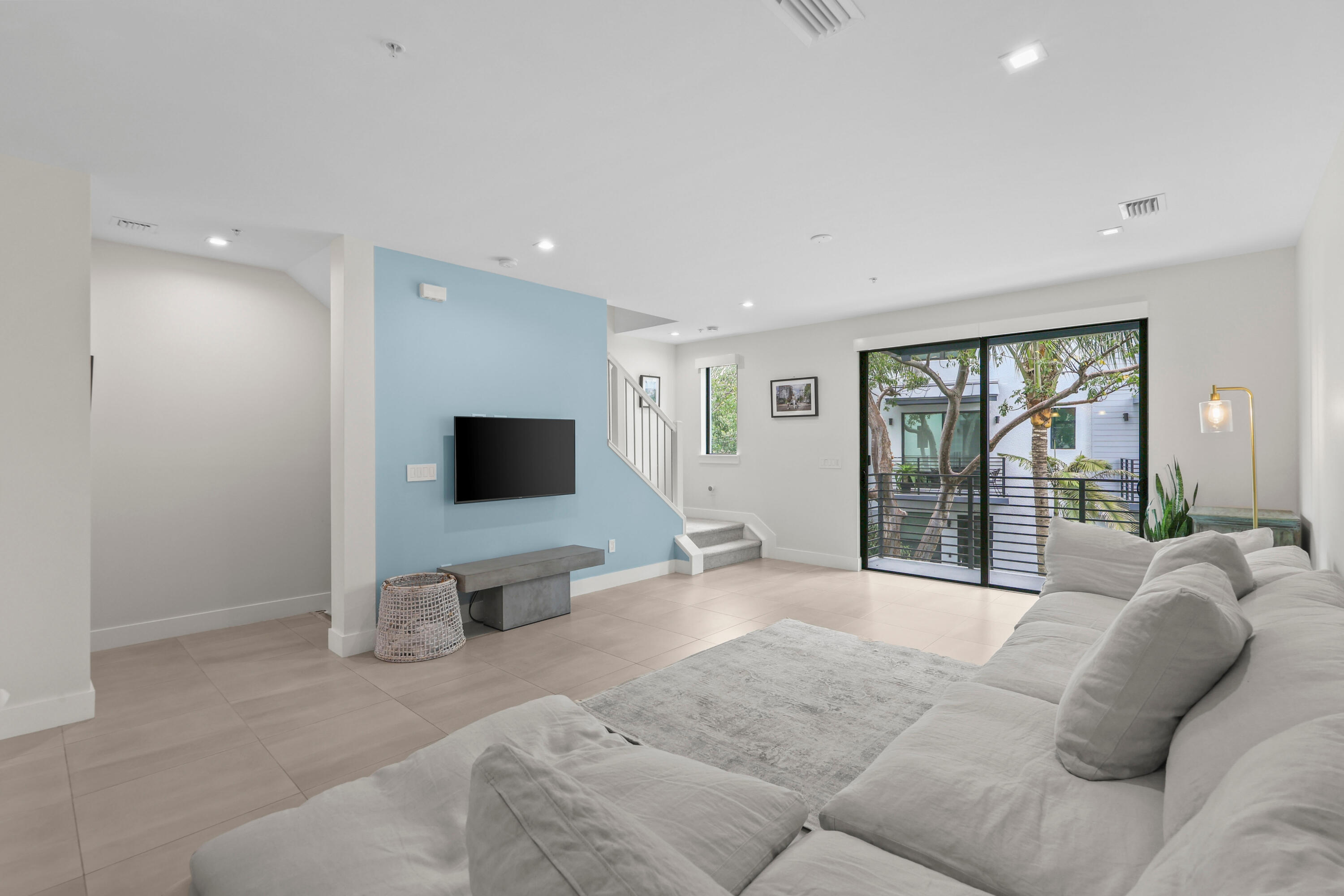 VILLAGE AT WILTON MANORS II - Residential Lease