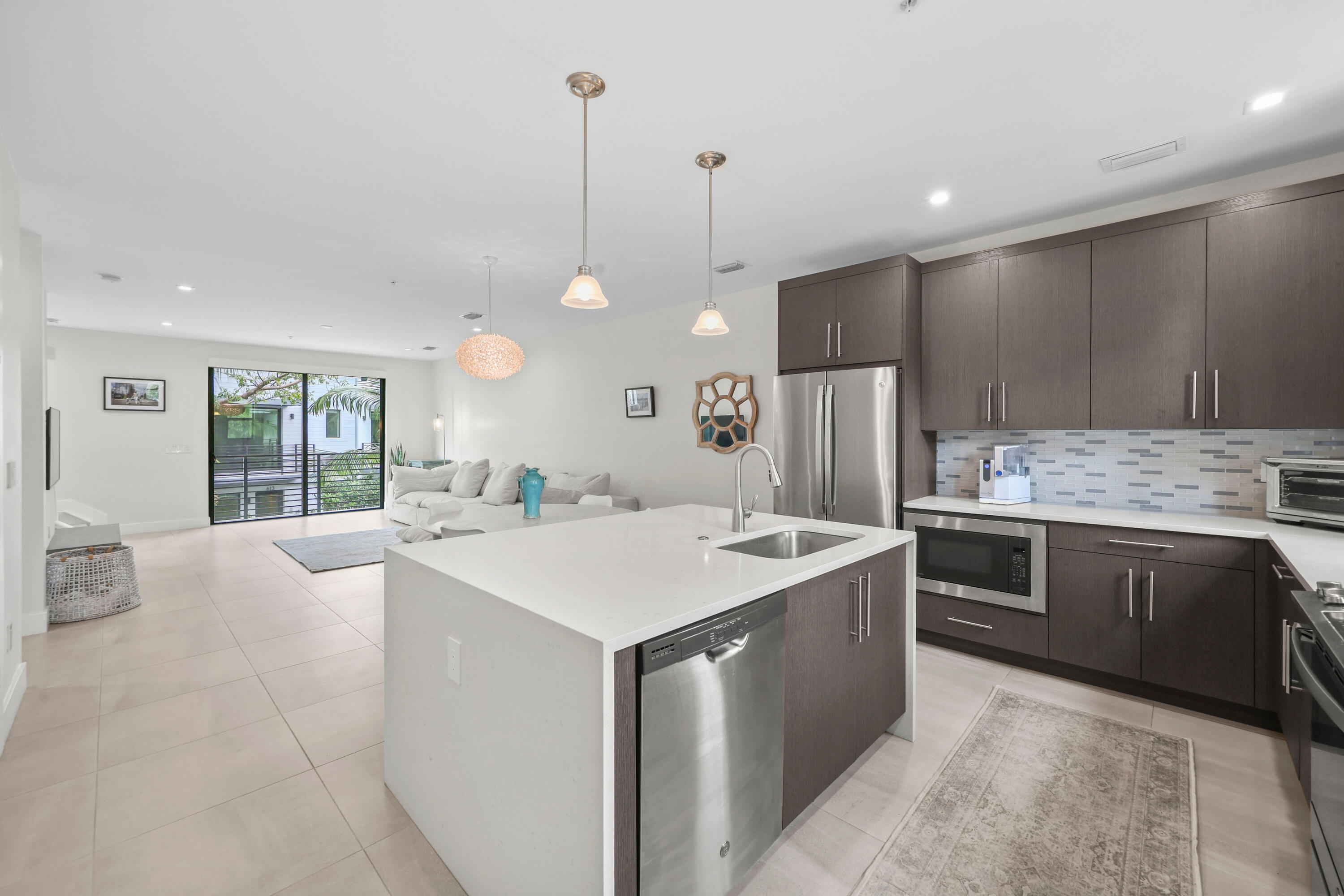 VILLAGE AT WILTON MANORS II - Residential Lease