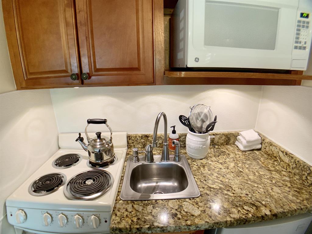 TENNIS LODGES 1 CONDO - Residential Lease