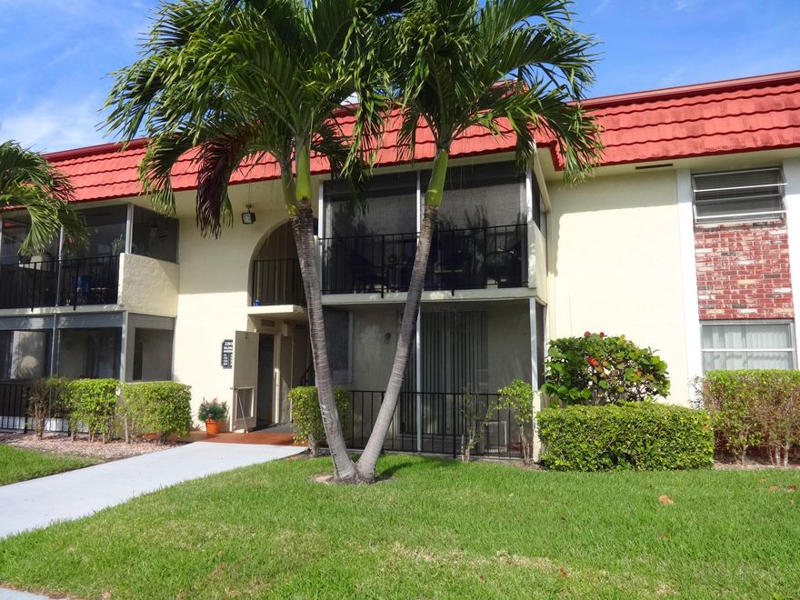 Spacious 1st floor condo with an ungraded granite kitchen, and tile floors. Great living in Boca on the cheap. Neighborhood close to everything. Low maintenance fee includes cable and water. Unit also has a private storage unit.